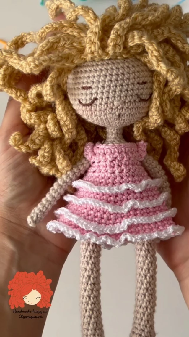 Convierte un patrón simple en algo especial. Únete a mi clase para diseñar tu propio vestido de crochet para tus muñecas amigurumi 👗
🔗El enlace en mi biografía.
Turn a simple pattern into something special. Join my class to design your own crochet dress for your amigurumi dolls 👗
🔗The link in my profile.